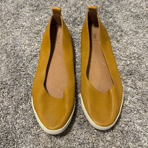 Frye Melanie Flats Women’s Size 9.5